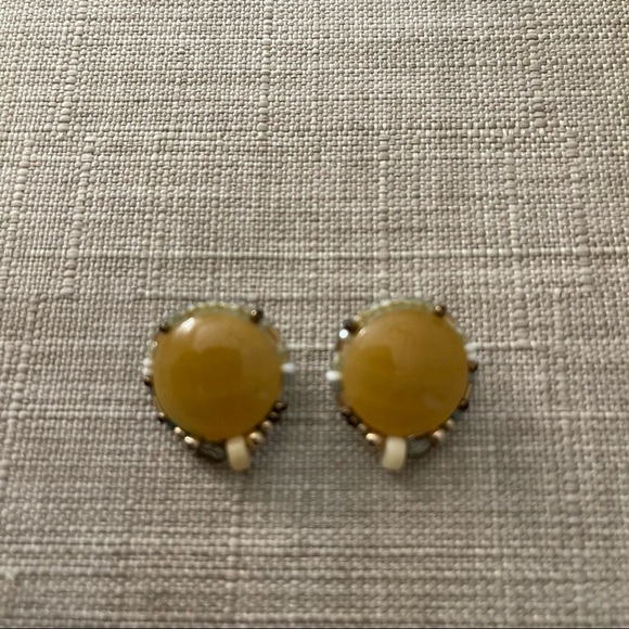 Earring' - Picture 1 of 6